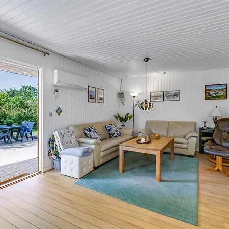 Naema - 500m From The Sea By Interhome *